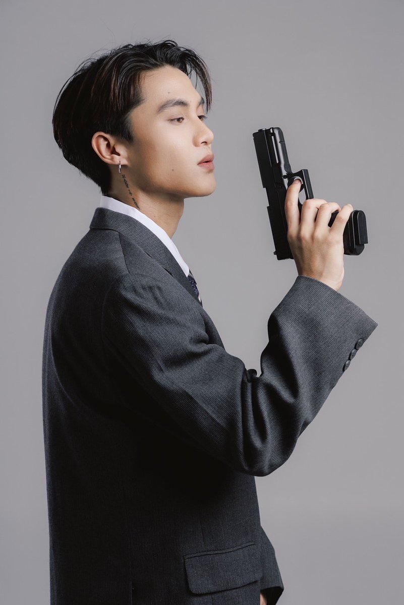 yellow_skrt's tweet photo. หนังเรื่องใหม่ เรื่องไรดี https://t.co/kOQHbXPBpz