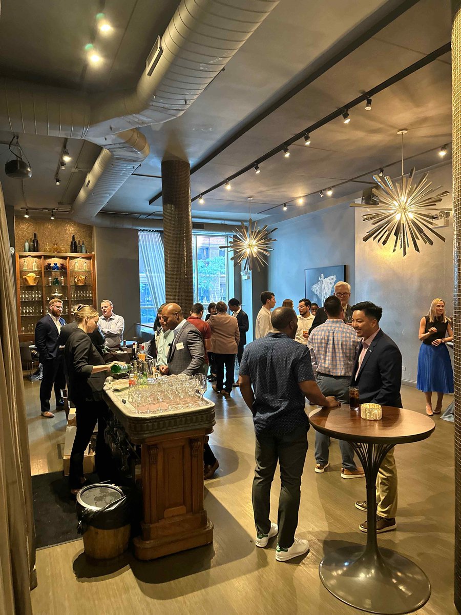 AmerivetSecs's tweet photo. Last week, the @AmerivetSecs team hosted a hybrid event with @FourBlock, with attendees joining in-person and virtually. The in-person portion of the event took place at our Chicago office and reintroduced Fourblock to the Chicagoland area. 

#veteran #military #networking https://t.co/cxQlBlkS5m