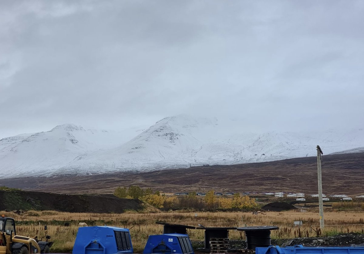 StartminingFR's tweet image. Quelque part au Nord de l’Islande, notre équipe s’affaire à l’installation d’une nouvelle mine #Bitcoin  de 1,75 MW toujours 100% green 🌋💧

Envie de prendre part à l'aventure ? Rejoignez la révolution START ⛏⚡! 

👉 app.startmining.io

#mining #PoW