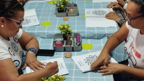 FuerzaVChacao's tweet photo. 🎨✨🤝Se realizó el taller de mándalas como parte de las actividades realizadas por el equipo de @fvdemujeres. https://t.co/kh8VYv9oZQ