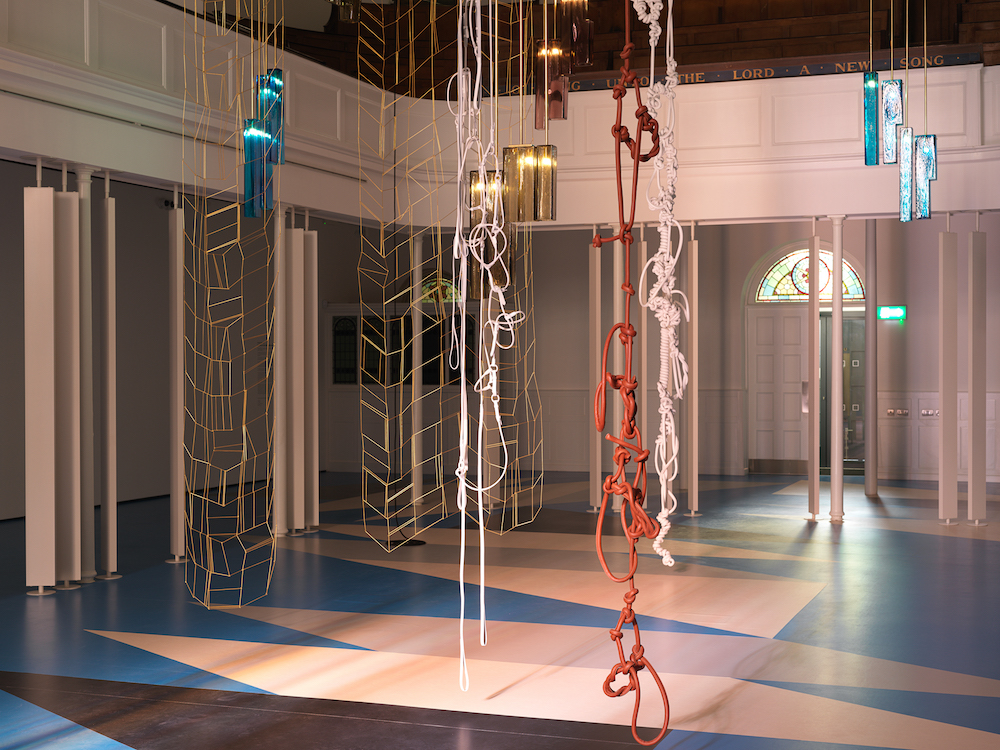 Closing soon! - Leonor Antunes, the apparent length of a floor area <a href="/fruitmarket/">Fruitmarket</a> #Edinburgh

Antunes' exhibition exploring traditions of modernist art, architecture and design through sculpture closes this weekend at Fruitmarket.

🗓️Closes Sunday 8 Oct

tinyurl.com/4apy5yjh