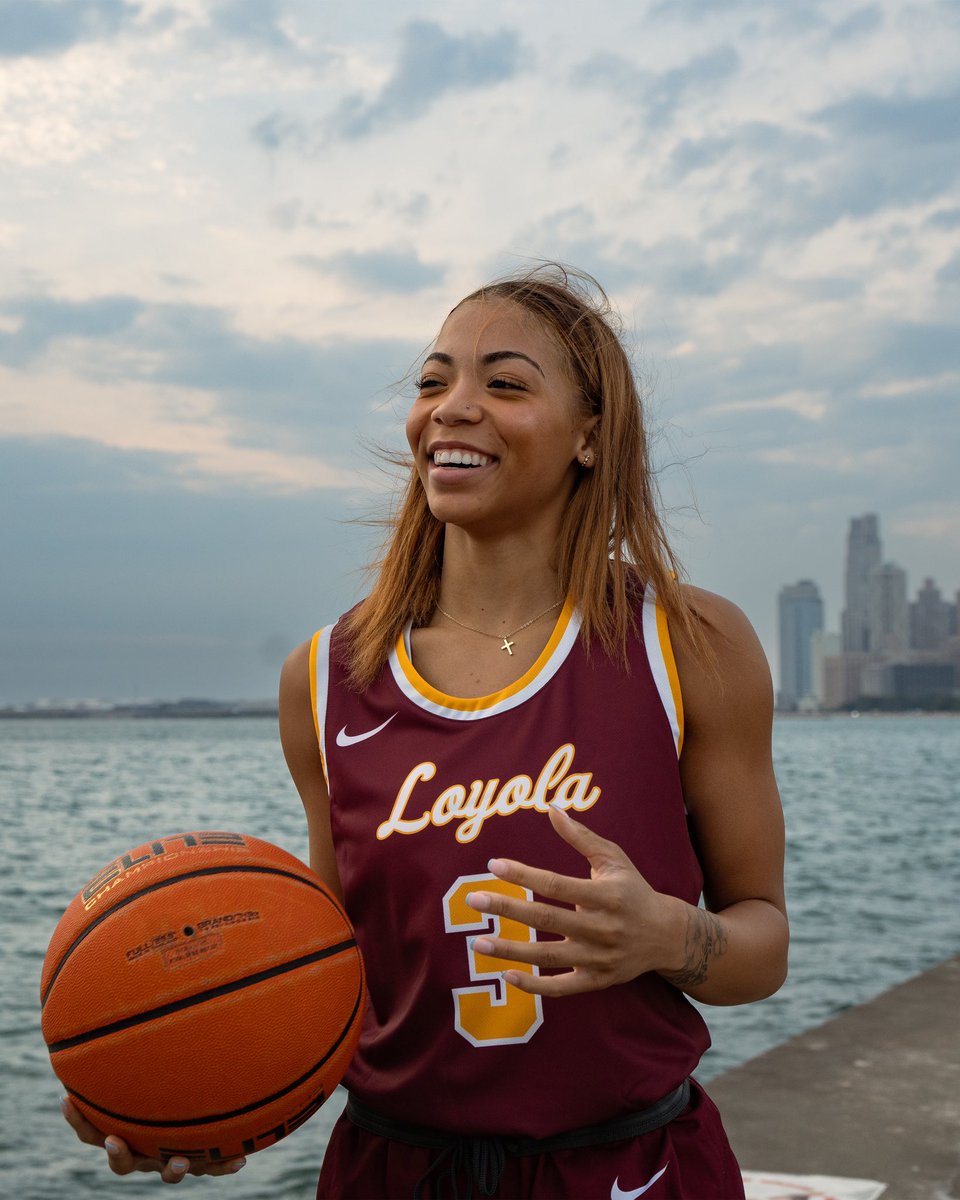 Loyola Women's Basketball tweet media