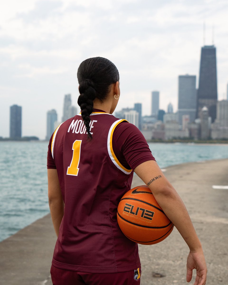 Loyola Women's Basketball tweet media