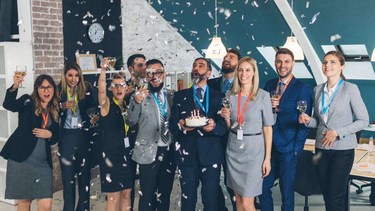 VazoolaMedia's tweet image. 112 Retirement Messages for Employees, Co-Workers, and Your Boss #SmallBusinessOperations #BusinessMessageExamples  dlvr.it/Sx2M8D