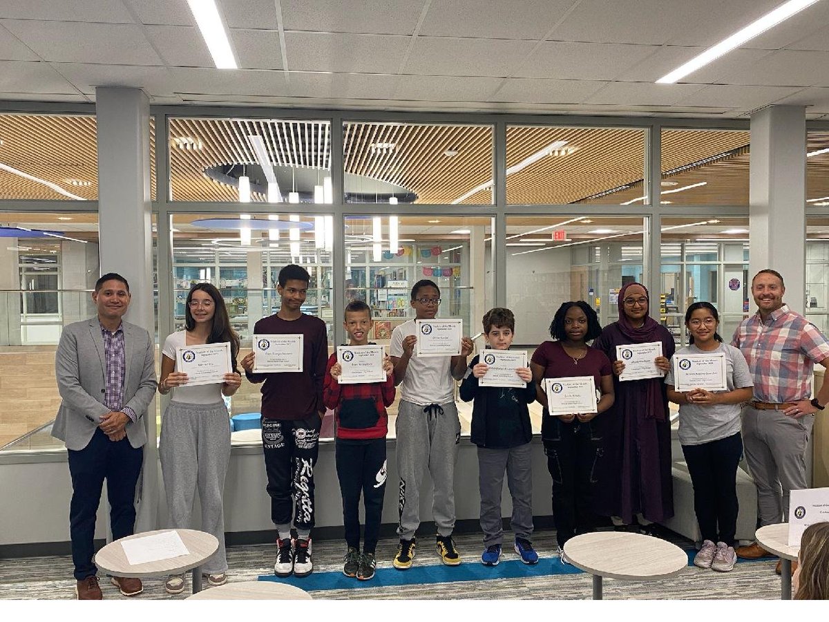 LincJrHi's tweet photo. What a great way to start the day, celebrating our students. #hereatlincoln #d69 #lincolnspartans https://t.co/mq5XRWA2Eg