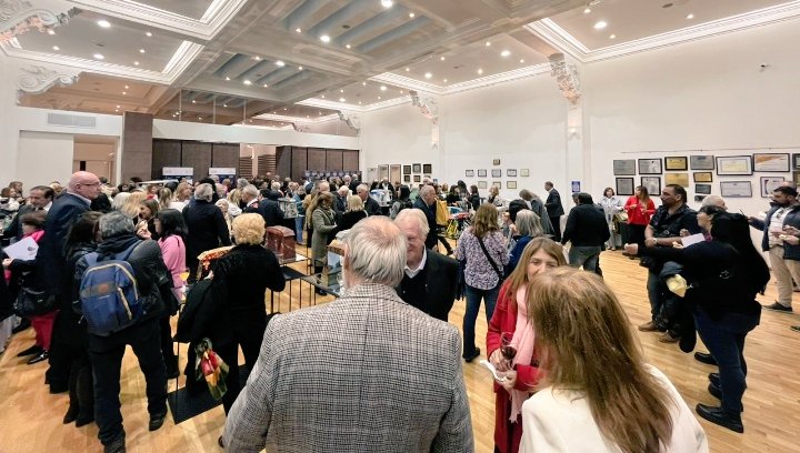 Para finalizar el Acto de Reconocimiento a las Organizaciones de la Sociedad Civil, el Dr. <a href="/jorgegiorno/">Jorge Alberto Giorno</a> , Subsecretario de la <a href="/ufeurc/">U. F. en Estrategias Urbanas y Redes de Ciudades</a>, hizo entrega de diplomas en agradecimiento por el trabajo hecho en conjunto y luego se realizó un ágape. ¡Muchas gracias a todos por participar!