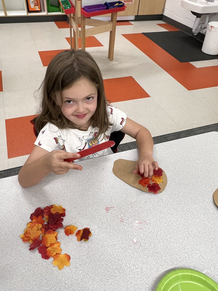 Kimberley Fuller (@kteachesk) on Twitter photo Making Fall Trees this morning! #kinders #Brassfield Making Fall Trees this morning! #kinders #Brassfield