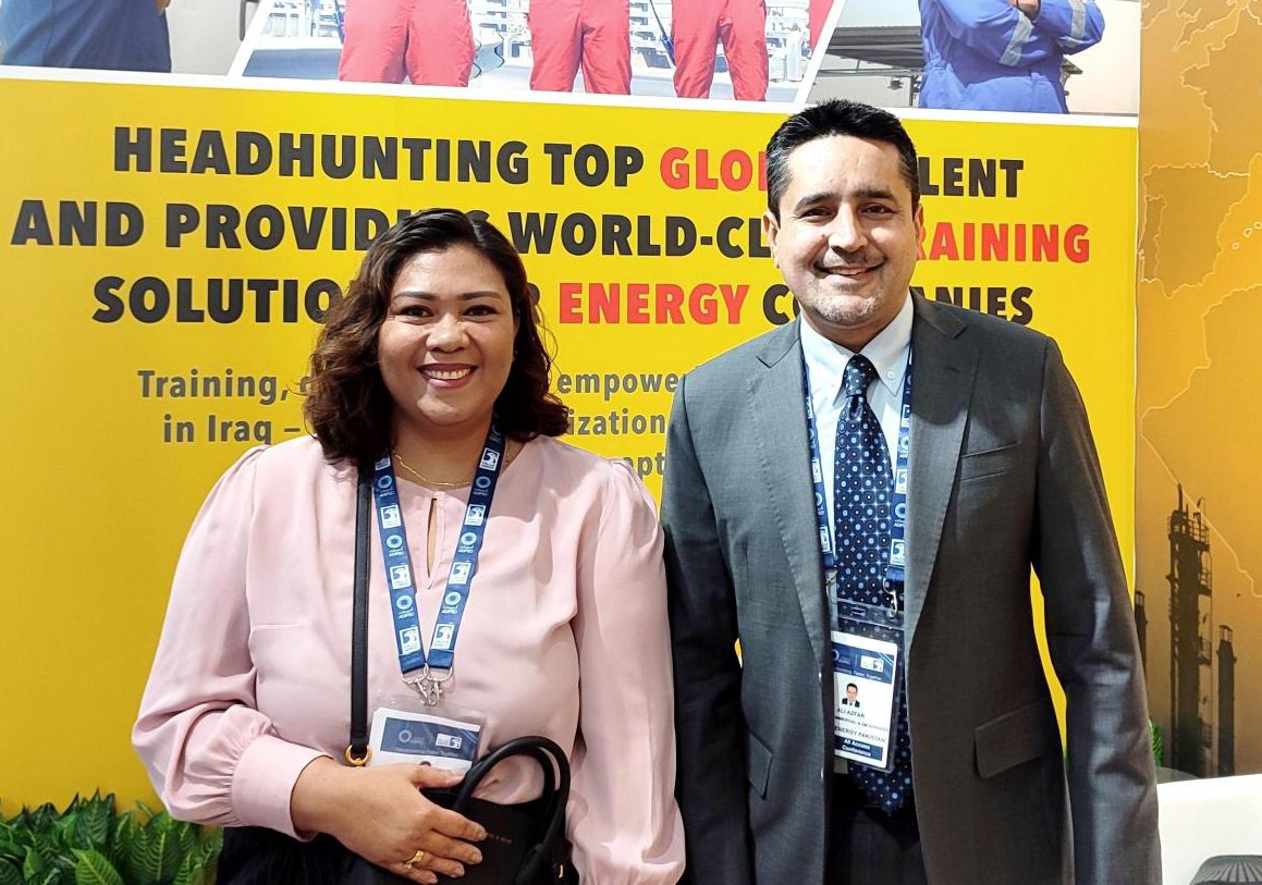 OpeniTInc's tweet photo. Engaging in a conversation with an Open iT customer Zuhair Mohsin, Section Leader Service Desk at Dragon Oil and had the opportunity to connect with a representative from United Energy Pakistan. Meet you here and let’s talk!
#ADIPEC #ADIPECLIVE #ADIPEC2023 #OpeniT https://t.co/GVoIfrYJb7