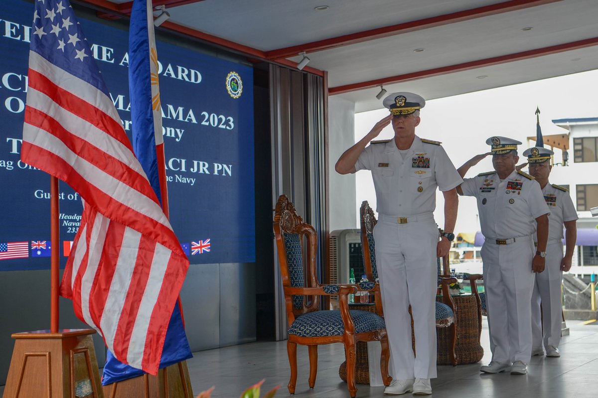 USNavy's tweet photo. #USNavy Photos of the Day:
1️⃣ Opening ceremony for Sama Sama 23 in Manila @INDOPACOM
2️⃣ #USSPaulIgnatius anti-terrorism training in Baltic Sea @USNavyEurope
3️⃣ Sailors aboard #USSJohnFinn salute #USSRafaelPeralta 4️⃣ and resupply at #CFAY @US7thFleet
👉 https://t.co/aZddB6hxYf https://t.co/OI7UatSW8A