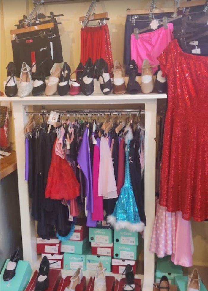 FoleyDance's tweet photo. Step ‘N’ Style in Clonakilty are now stocking the AFAD uniform. All information attached. https://t.co/G5DNQiyIjV