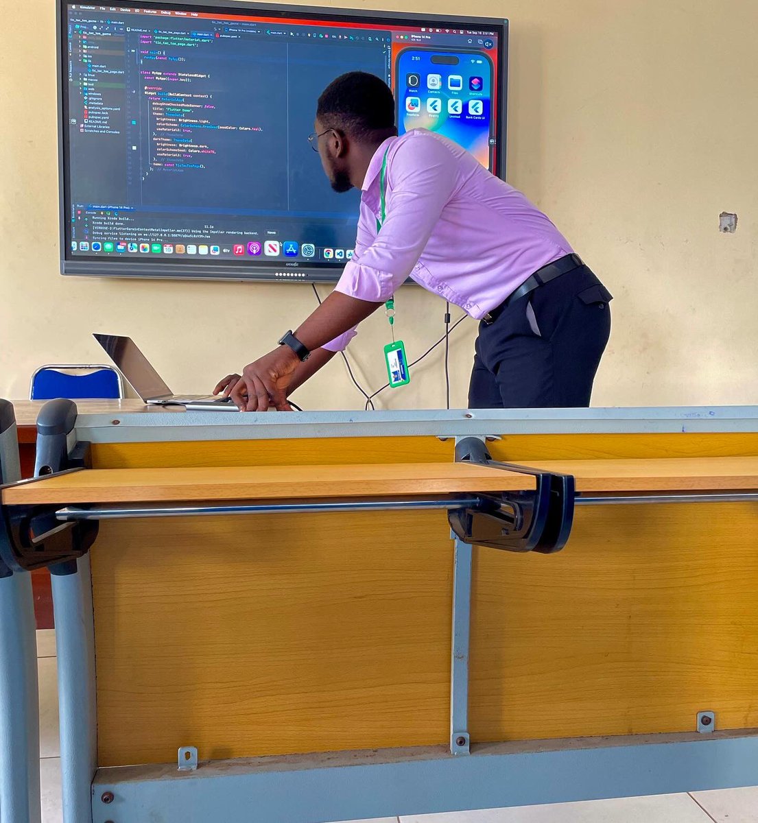 joemdjossou's tweet image. I’m Emmanuel Josué from Benin Republic 🇧🇯 currently in Nigeria 🇳🇬 and this is my art:
I make everything possible with #flutter and #dart .