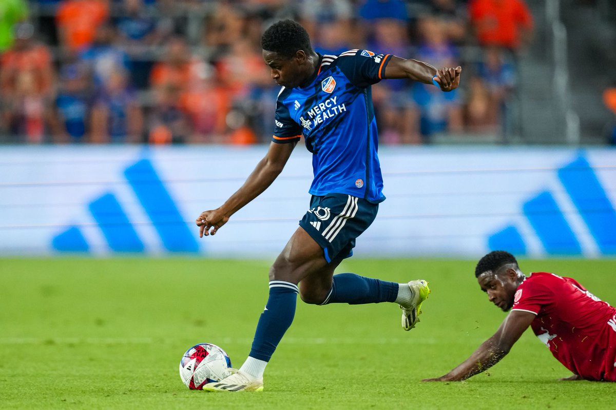 thatpintolife's tweet photo. #ThatPintoLife - Congrats to Malik Pinto and FC Cincy; he played 60 minutes tonight and earned himself a Supporters Shield Championship as the best team in MLS and a ticket to the CONCACAF Champions League. #ThatPintoLifeNeverStops #supportersshield #Futbolr #MLSCup #AllForCincy https://t.co/iJMZDlxsU6