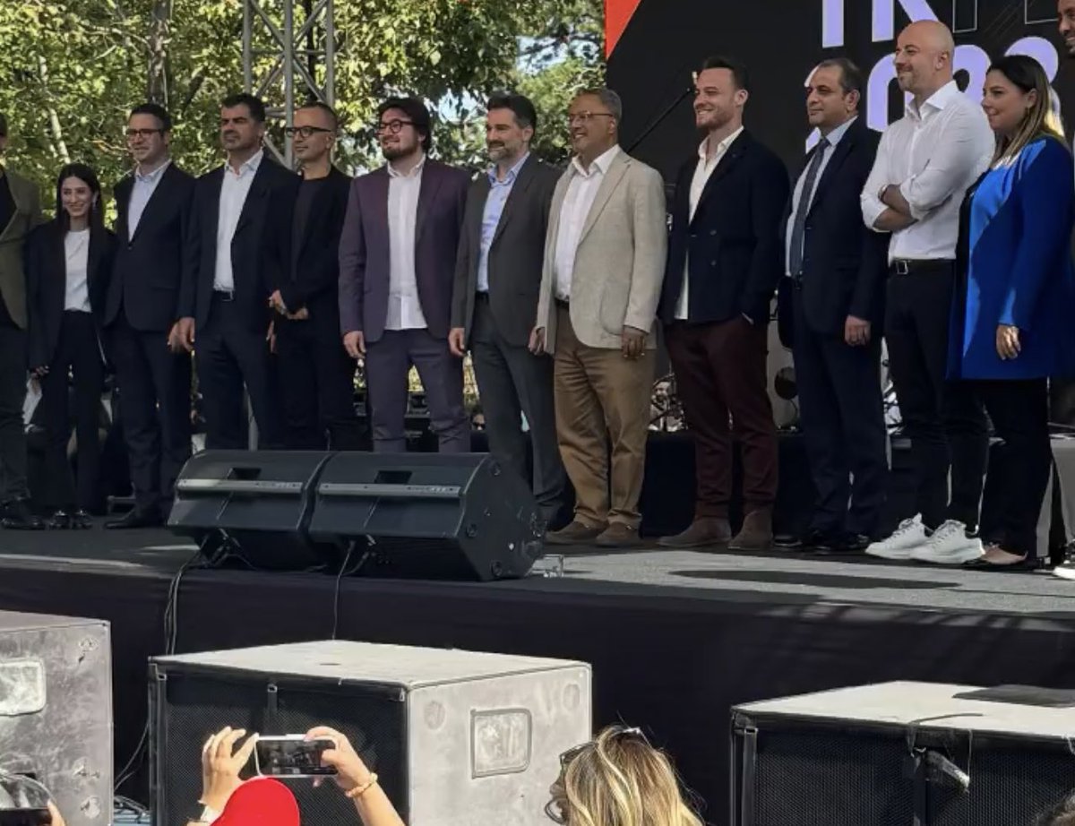 Türk Hava Yolları marka yüzü olan Kerem Bürsin TKFest 2023'e katıldı.

#TheBursinTurkishAirlines