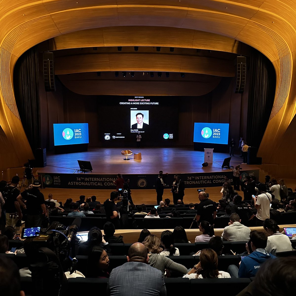 srspaceru's tweet photo. Everyone is waiting for Elon Musk's online highlight lecture about creating a more exciting future. Thanks @Iac2023 for organizing this meeting!

#IAC2023 https://t.co/GTweDsol1w