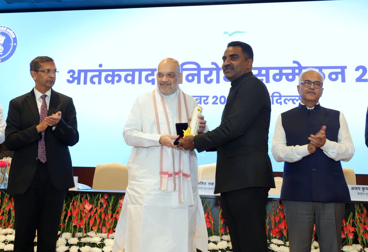 AmitShah's tweet photo. At the 3rd Anti-terror Conference held in Delhi today distributed medals to the best performing NIA officers. Under the leadership of PM @narendramodi Ji our nation has adopted the goal of eradicating terrorism. The continued efforts of the anti-terror agencies will ensure that our nation reaches its goal at the earliest.
@NIA_India