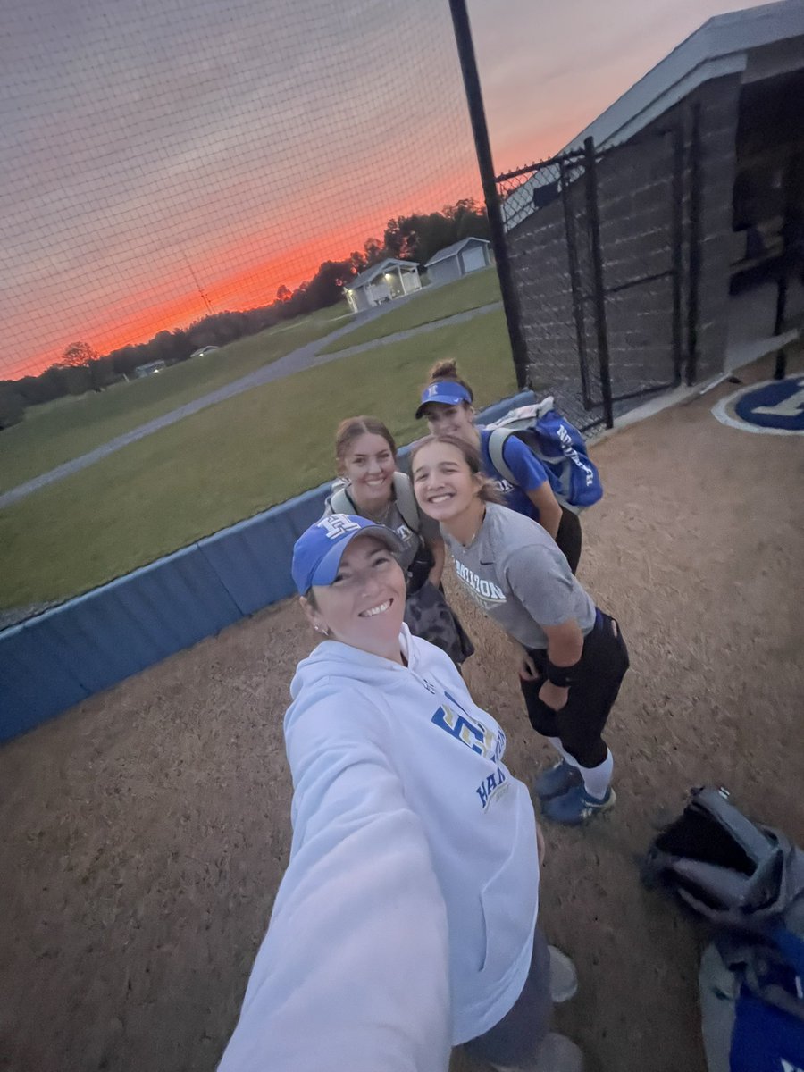 Hamilton College Softball tweet media