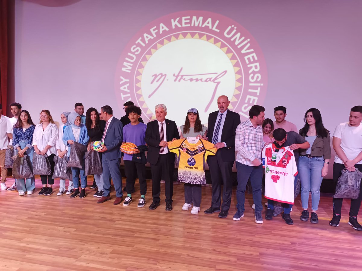 Kahramanmaraş Sütçü İmam Üniversitesi programından sonra Federasyon Başkanımız Prof. Dr. Mehmet GÜNAY ve Avustralya Büyükelçisi Miles ARMİTAGE Hatay Mustafa Kemal Üniversitesinde öğrencilerle bir araya geldi.
<a href="/OA_BAK/">Dr. Osman Aşkın Bak</a> <a href="/hamzayerlikaya/">Hamza Yerlikaya 🇹🇷</a> <a href="/GSBsporgm/">Spor Hizmetleri Genel Müdürlüğü</a> <a href="/fjuysal/">Fatih UYSAL</a> @MehmetG17306669 <a href="/mkuniv/">Hatay Mustafa Kemal Üniversitesi</a>