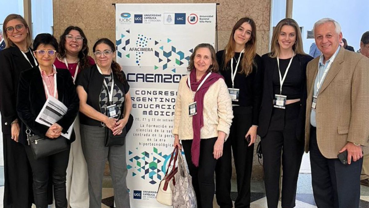 PracticumScript's tweet photo. ¡#PracticumScript estuvo presente en el Congreso Argentino de Educación Médica #CAEM2023 gracias a un taller sobre #simulaciónclínica impartido por el decano de medicina de la @USalvador, el Dr. Daniel F. Martínez! En la foto: la delegación de la universidad para el evento. https://t.co/AIkY8wkTNr
