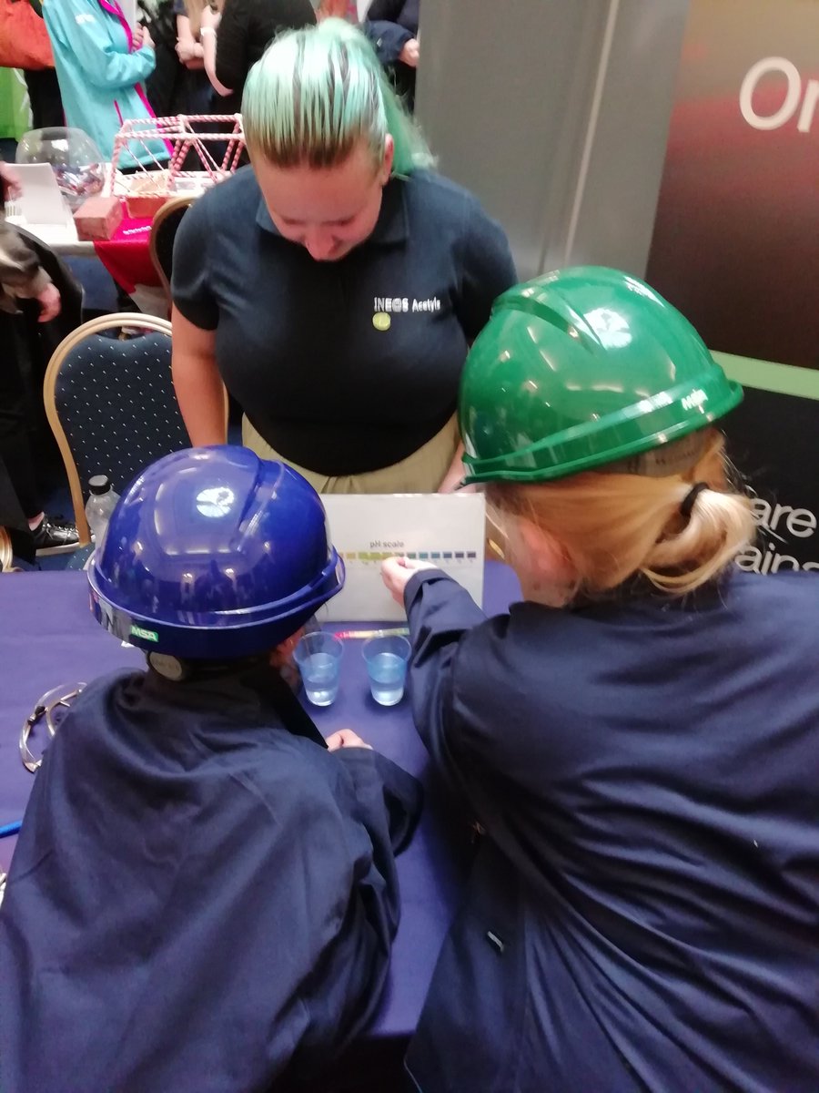 Our @Tranby_school students really enjoyed the Women into Manufacturing and Engineering careers event at The Guildhall yesterday. It was great to hear about all the exciting career possibilities there are in our region #inspiringsubjectpassion