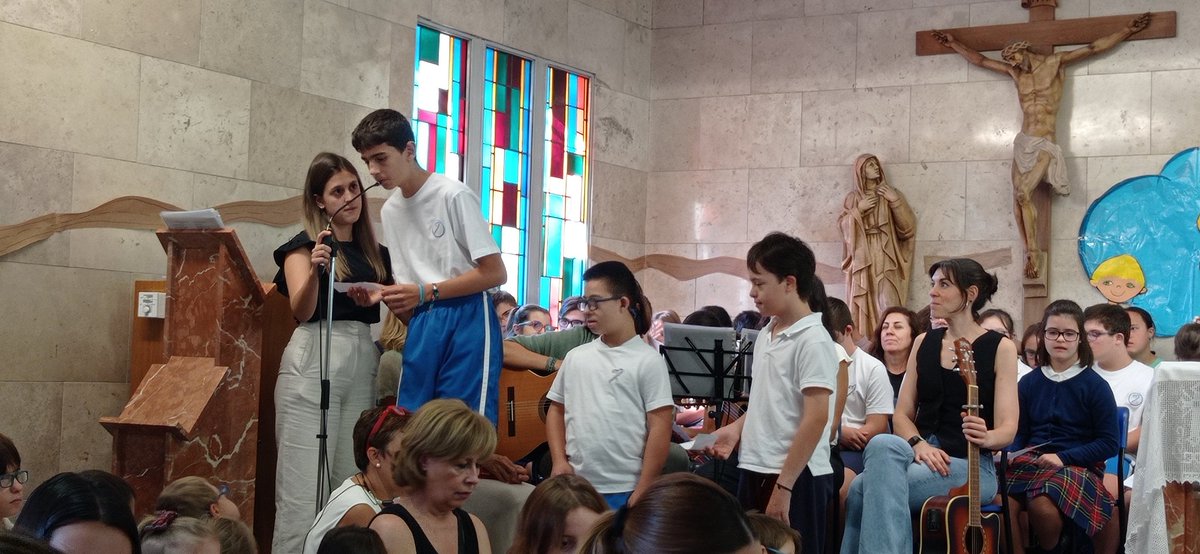 mcorredentora's tweet photo. ¡Bienvenidos compañeros! Hoy hemos dado la bienvenida a los alumnos y profesionales que se incorporan a la familia del #colegiomariacorredentora en este nuevo curso ♥️

¡Feliz camino a todos! 😉

#Encuentro2023
#EducaciónEspecial
#educacióninclusiva #educacióndecalidad # https://t.co/Y1H6dApxfD