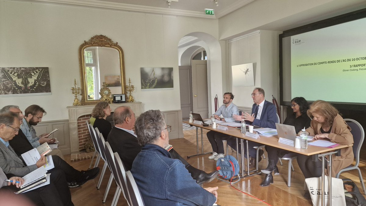 C’est jour de Conseil d’administration et d’Assemblée générale  pour le CAUE de l’Essonne. Merci à tous les membres présents, à notre belle équipe autour d’Alexis Linge, au Département de l’Essonne qui nous finance et nous permet d’oeuvrer pour notre territoire. #Essonne #CAUE