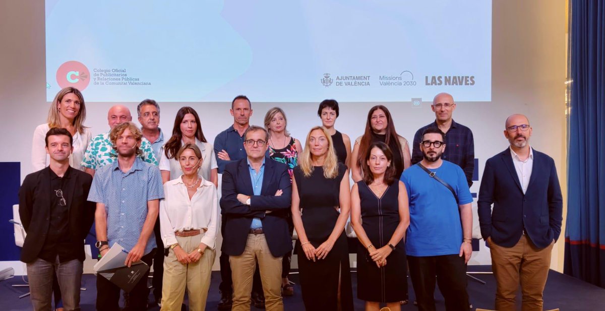 🟢Avui a la presentació de #LasNaves el Codi Deontològic del <a href="/colpublirpcv/">Colegio Publicitarios y RRPP Comunitat Valenciana</a> adaptat als nous escenaris comunicatius . 

<a href="/atraugott/">Antonio Traugott</a>, ha participat en el debat posterior juntament <a href="/Twelfhundred/">Twelfhundred</a>, <a href="/UJIuniversitat/">Universitat Jaume I</a> i el <a href="/CAudiovisualCV/">Consell Audiovisual de la Comunitat Valenciana</a> 

🚀 Gràcies <a href="/colpublirpcv/">Colegio Publicitarios y RRPP Comunitat Valenciana</a> per convidar-nos