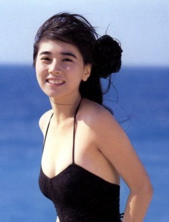 高井麻巳子の現在の姿が衝撃的？写真や娘と秋元康との関係について調査！