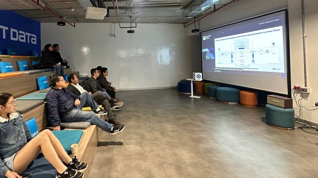 ¡Nuestra Watch Party en Lima, Perú celebrando la #SmartCon 2023 en Latam! 🌎

La comunidad de #Chainlink sigue creciendo ¡Gracias a todos por ser parte! 📸