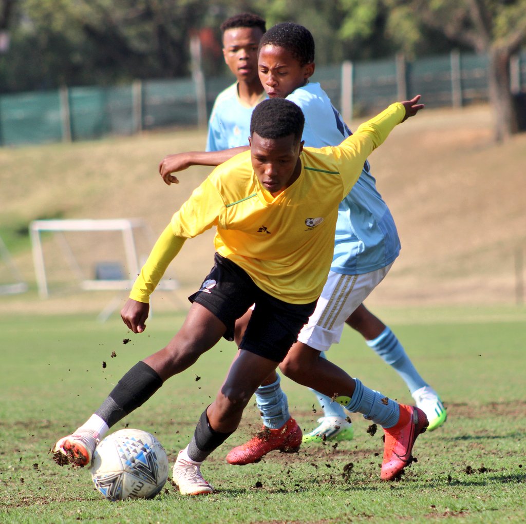 SAFA_net's tweet photo. They are coming together beautifully 👌👌 Stretch them from young to reap the benefits in the future 

🇿🇦U15 National Team vs Cetla Academy Evaton https://t.co/CkGRt0neeh