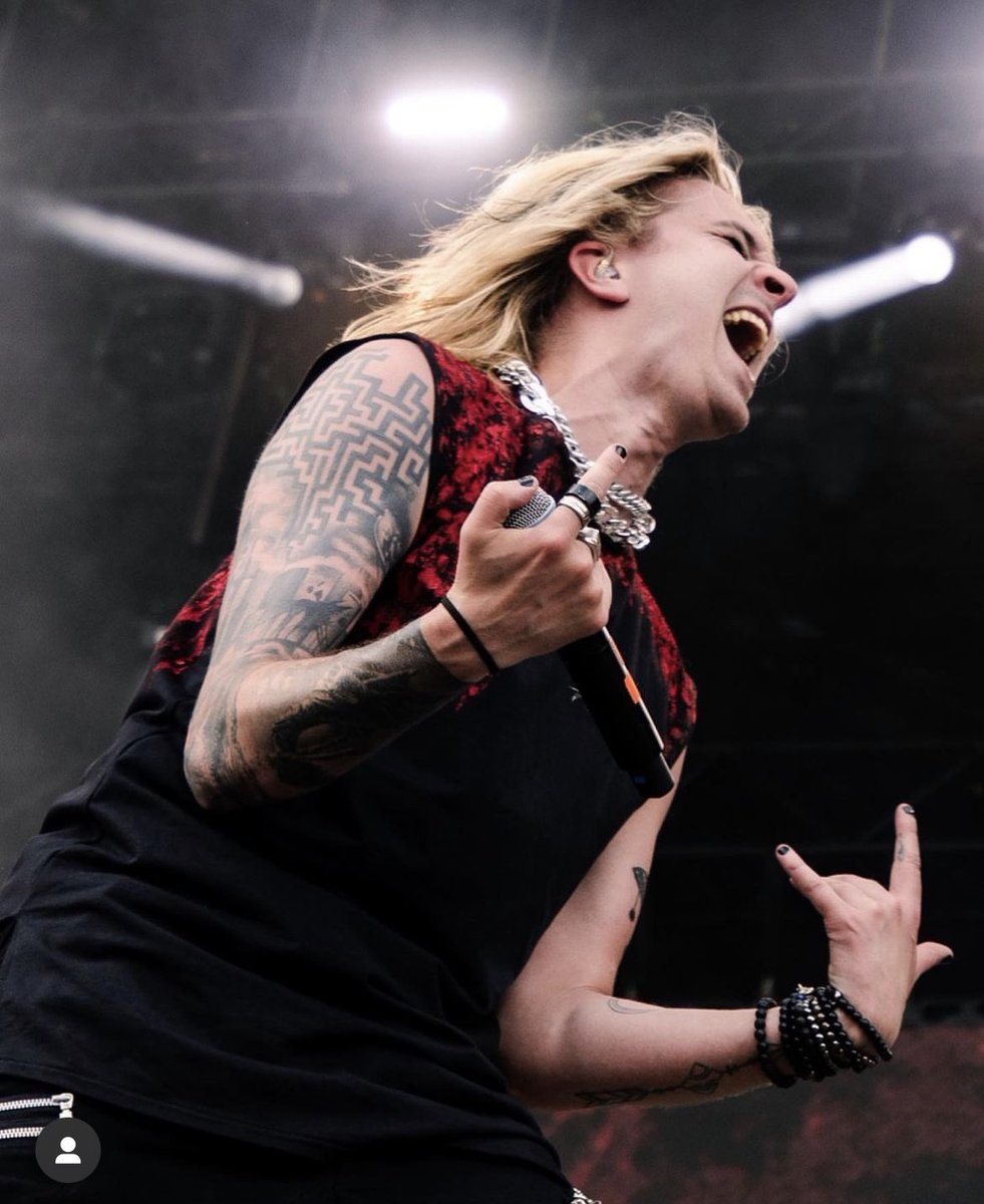 BCtwtCarmen's tweet photo. Hey @sxmoctane it’s this beautiful man’s 30th birthday &amp; he happens to be spending it in Cali 🌴🌴
Pls give Joel from @BlindChannelFIN the best bday shout out &amp; blast DEADZONE for your listeners 🖤🎉 #BigUnsSXM #OctaneAirForce #BlindChannel #DEADZONE https://t.co/vpRjGFHkRg