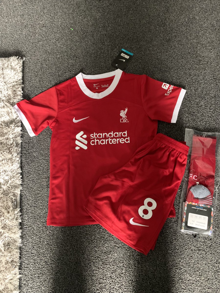 NEKITS4U's tweet image. Any kits any name and number any size! £26.99 with free postage. DM me for information 
#football #kits #LFC
