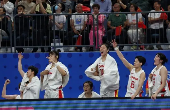 19thAGofficial's tweet photo. Congratulations to Team China for winning the gold medal in Basketball, Women's event by defeating Team Japan at Hangzhou Asian Games.

#Hangzhou #AsianGames #Basketball #HangzhouAsianGames #AsianGames2023 #GoldMedal #TeamChina 

@FIBA https://t.co/Y6eDRGmjdv