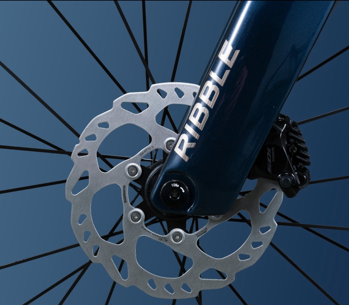 Johnnywiggla's tweet photo. @RibbleCycles 
Hi, you sell/give foc these fork stickers ? https://t.co/1K91Vsev5z
