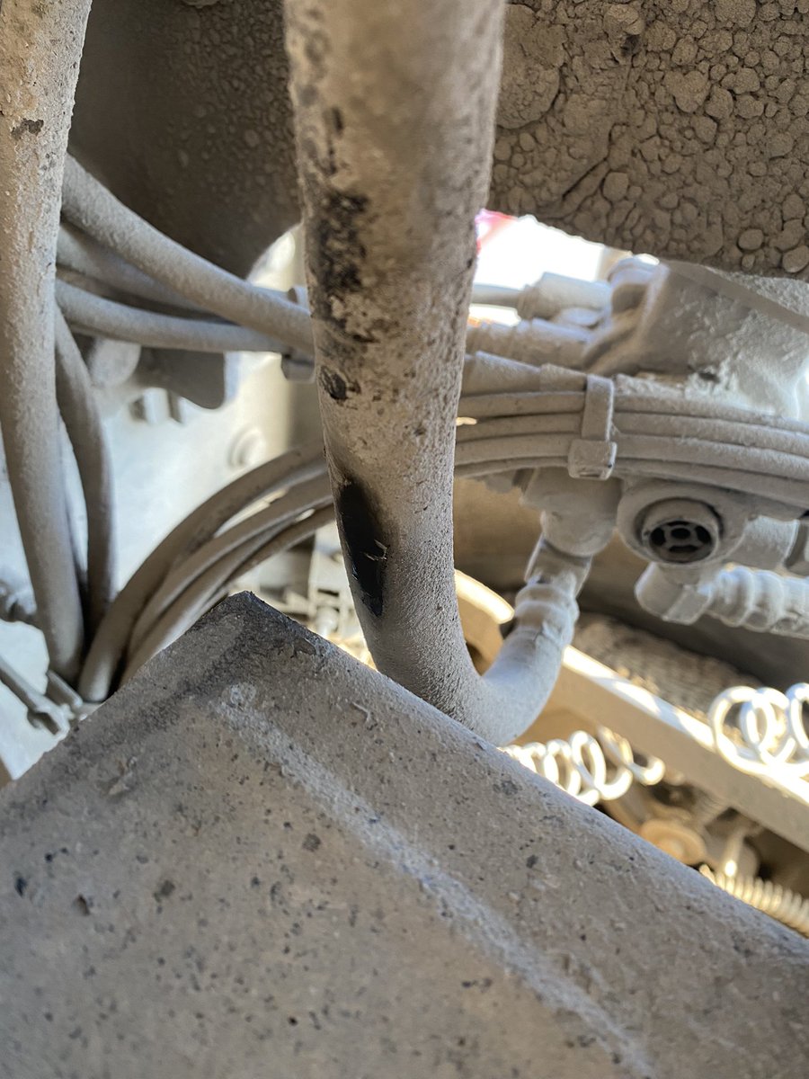 CstTaraso9345's tweet image. Inspected this dump truck with pup trailer.  Multiple brake air lines worn down from rubbing causing air leaks.

Proper pre trip inspections are imperative.  Some of these lines were easily observable/audible without even getting under the truck.

#RoadSafety #OutOfService