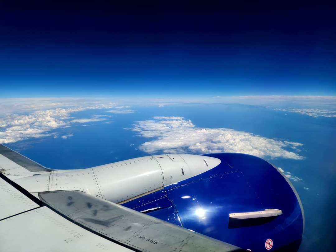 mosborg's tweet photo. Earned my single-engine pilot's license in the early eighties, yet haven't been current for over 30 years. To compensate, I aways select a window seat to admire the view. 💙
"If you want to fly, you have to give up the things that weigh you down." ~ Toni Morrison #fly #flying https://t.co/qKpXcipeBF
