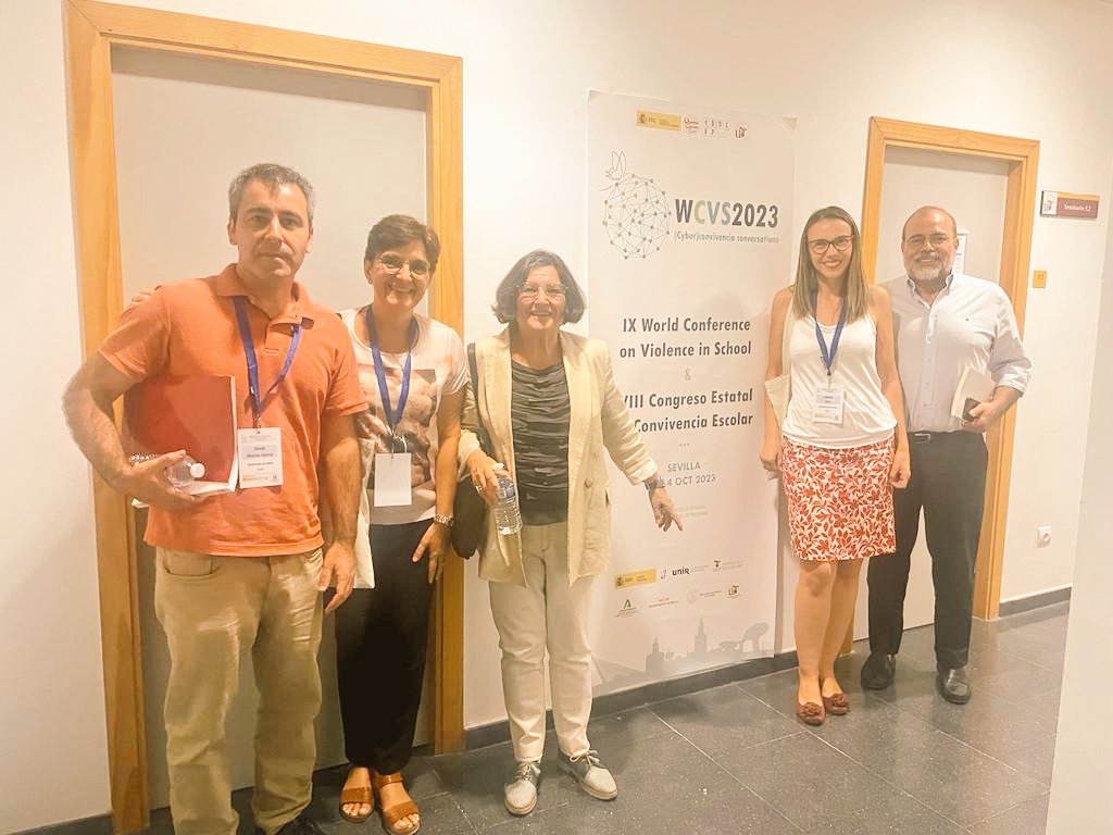 ioscvp's tweet photo. En el programa también hemos contado con valiosas intervenciones de investigadores🔍, educadores🏫 y otros profesionales @PoliciaSevilla👮🏻, equipos editoriales🗞️, líderes políticos @educaciongob @Ayto_Sevilla @CEAndaluces e, incluso, alumnado de secundaria🎒 https://t.co/yvM4hq4X0Z