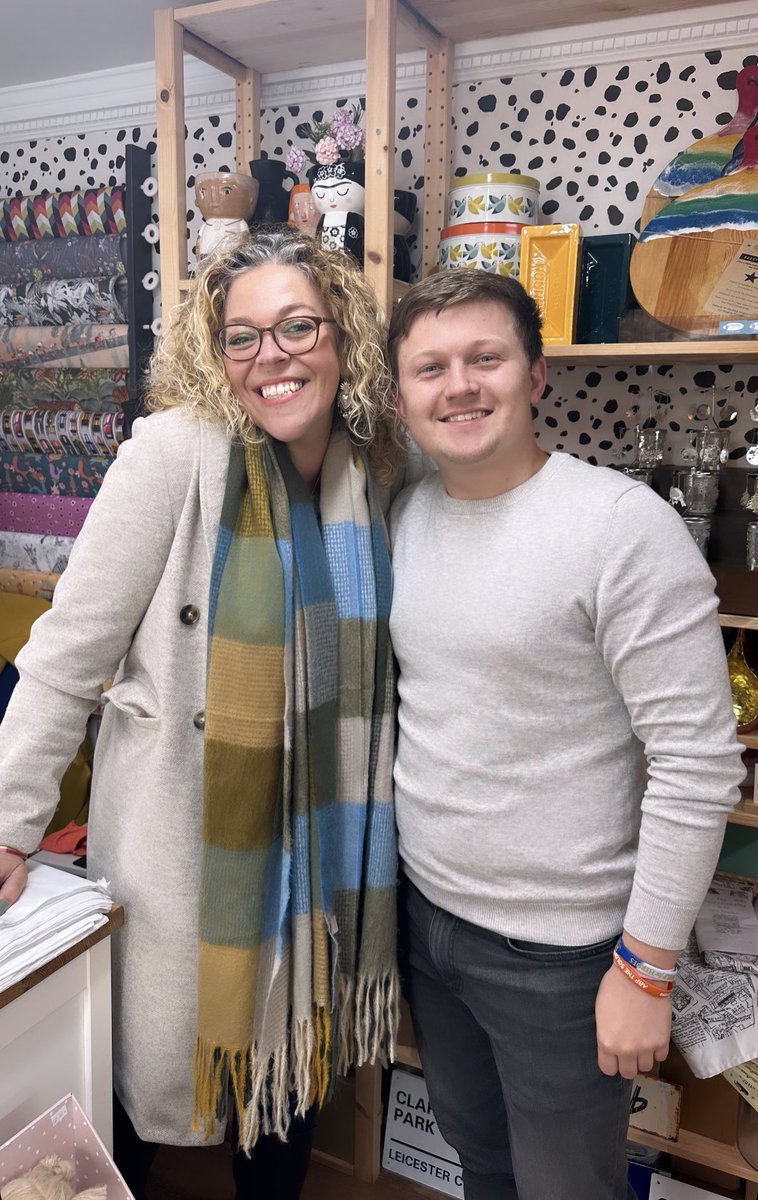 Thrilled to have Josh from this years #GBBO call by today! He got himself a mug, as used by this years judges! I also gave him a custard cream hanging dec, after last nights handshake it was the least I could do!! 

#leicester #GBBO #MUGS #custardcreams #greatbritishbakeoff