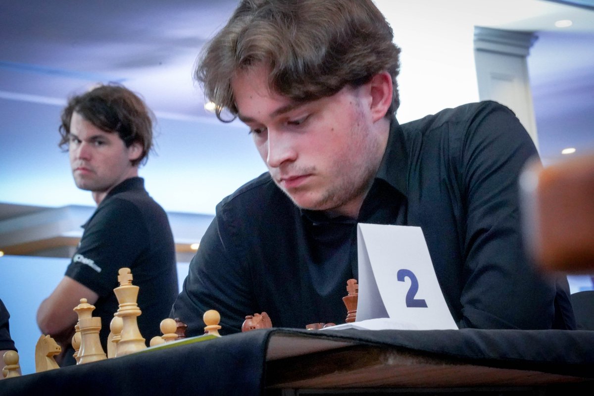 SandraSchmidtIA's tweet image. Magnus Carlsen facing Vincent Keymer at the European Chess Club Cup #ECCC2023