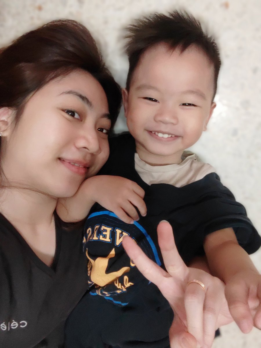 AhJiun's tweet photo. 像小孩无忧无虑快快乐乐的生活那有多好啊 😉 https://t.co/XbDKDOYaJF