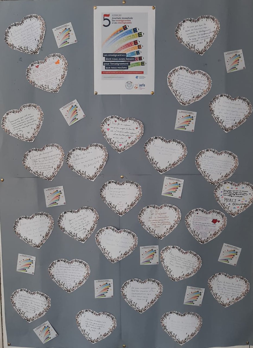 A l'occasion de cette journée dédiée aux Enseignants, les élèves du CSMH ont tenu à exprimer leur reconnaissance à ces valeureux "bâtisseurs d'avenirs"... par des mots tirés du cœur, sur des petits coeurs!