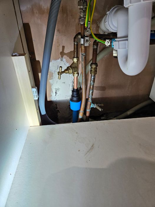 HomeHeatUK's tweet photo. JOB COMPLETE!☑️

Another happy customer today! Excellent work from our emergency plumber in Grimsby. He attended and replaced a leaking cold main and fit a new stop tap🔧 https://t.co/tWAw7yg2FL