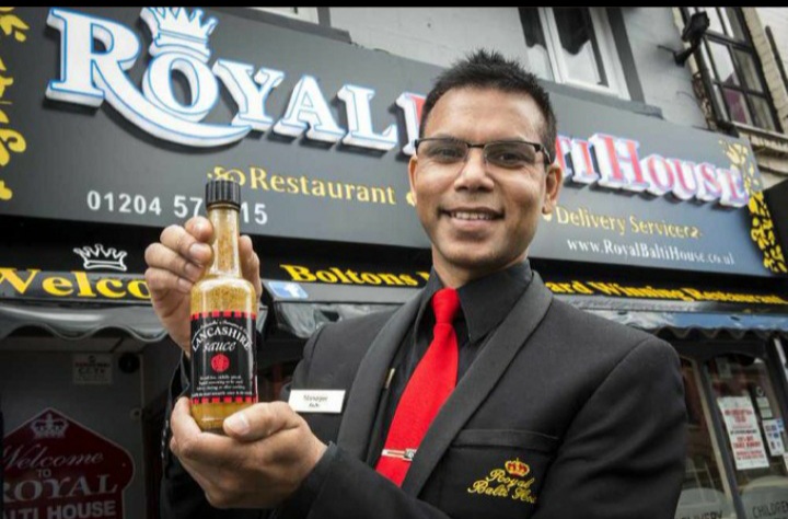 Throwback Thursday Royal Balti House Chef as seen on Peter Kays Phoenix Nights created a new curry which included @lancashiresauce named 'The Bolti' I was invited for a taster along with @cheftogouk  @luistroyano  @peterkay_co_uk #peterkay #phoenixnights #bolton #currylovers