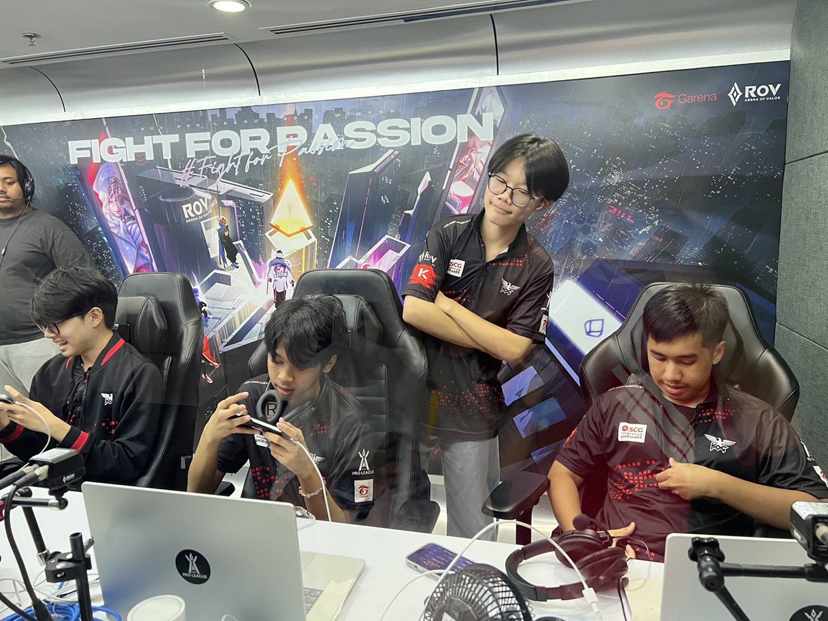 kogesports_th's tweet photo. ไม่เป็นไรนะเด็กๆ เกมหน้าเอาใหม่❕❕

 #KOG​ #เคโอจีเค้าเอาจริง #kognewgen #DCMAC #Danunaiza #PuPu #daerevers #RPL2023Winter https://t.co/q7AewdnR0f