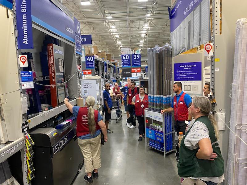 forrest1917's tweet image. Today at the FARMINGDALE Lowe’s we continue our BEST plan and we got a great learning class from Elizabeth on how to cut blinds!!!!! #success #developandgrow  @erick_marrero11 @l_abbatecola @TweetUsR30 @paularubioHR @cag315
