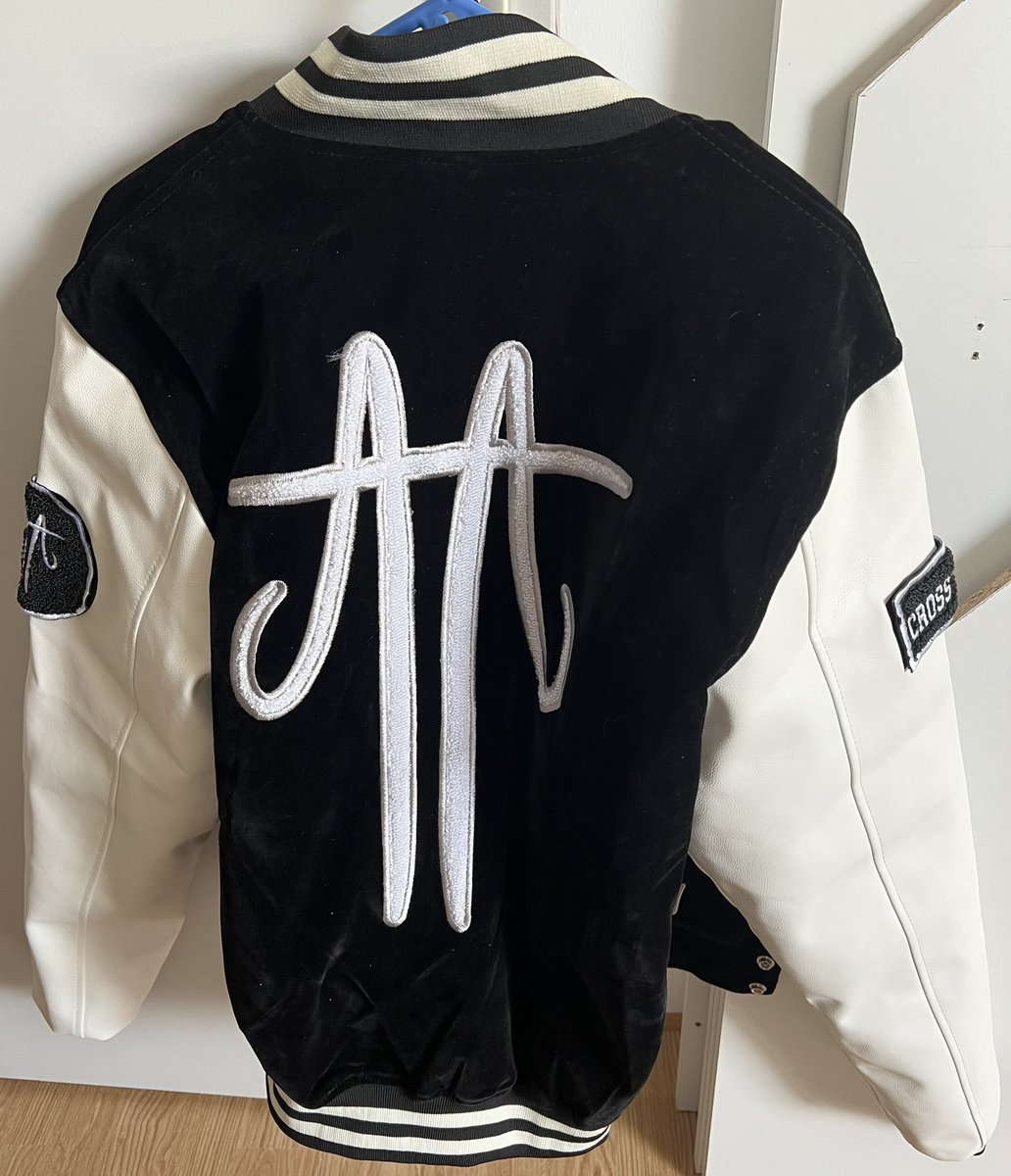 Livraison du jour qui fait plaisir 😍. 
Trop stylé <a href="/CrossTheAges/">Cross The Ages</a> !