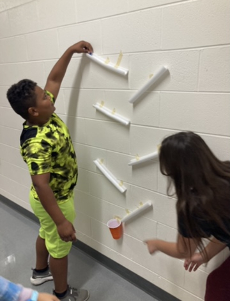 TalawandaSTEM's tweet photo. Marble Challenges at Kramer reinforced how important it is to have EVERYONE on your team engaged and part of the solution. This is teamwork at its finest! https://t.co/Sbcn5adg34
