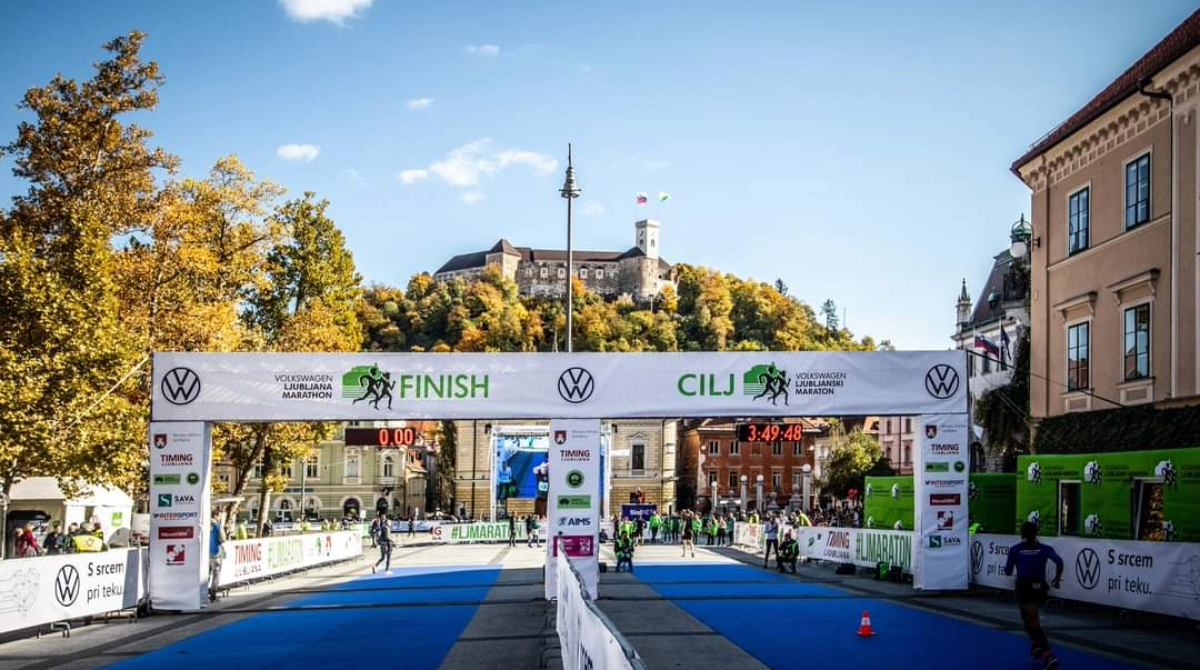TurizemLJ's tweet photo. Malo več kot dva tedna nam je še ostalo do najbolj množične tekaške prireditve v regiji. Prijave na maraton so odprte še do vključno torka, 10. oktobra, doslej pa je prijavljenih že več kot 13.000 tekačev! 👟

📸 @ljmaraton

#visitljubljana #ljubljana #ljubljanamarathon https://t.co/GpDqN14BqN