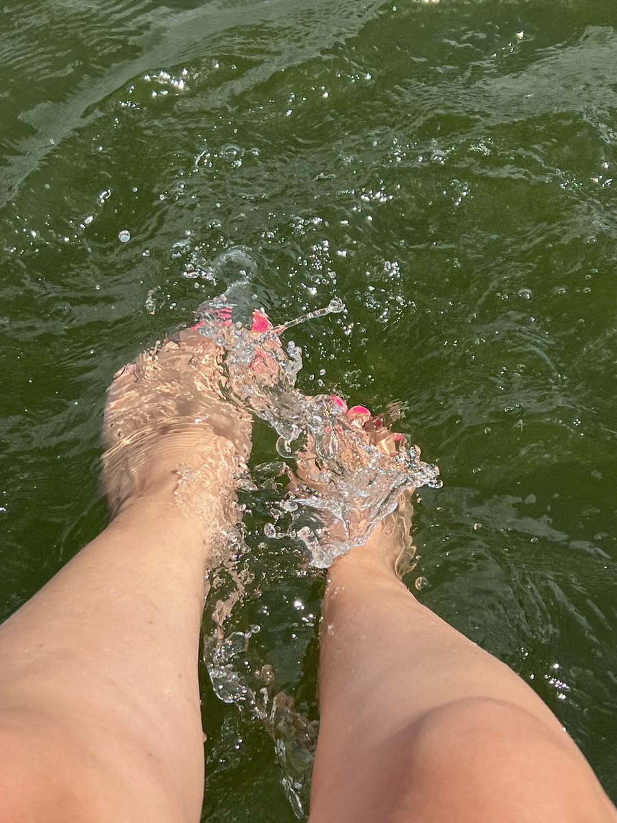Amandaxoxo09's tweet photo. Splish splash. Check me out on 

https://t.co/p51l6zuJgk https://t.co/VBlwvwzgyb