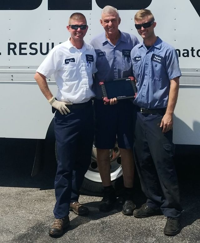 zoe_morrison's tweet photo. Bill Lee's Auto Service in Palmetto Florida is looking for great mechanics for their family owned service station. Bill and his sons will treat you like family. https://t.co/Jg2J5Ytoc5 https://t.co/Wrae2x5Txc