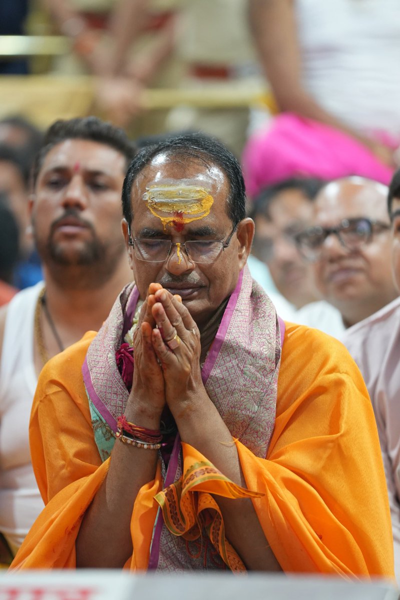 Cmyip_rewa's tweet photo. Exciting news! CM @ChouhanShivraj is all set to inaugurate the second phase of Mahakal Lok today. Let's embrace spirituality and tourism hand in hand. @chouhanshivraj #MahakalLokUjjain https://t.co/BmreTmFoXL